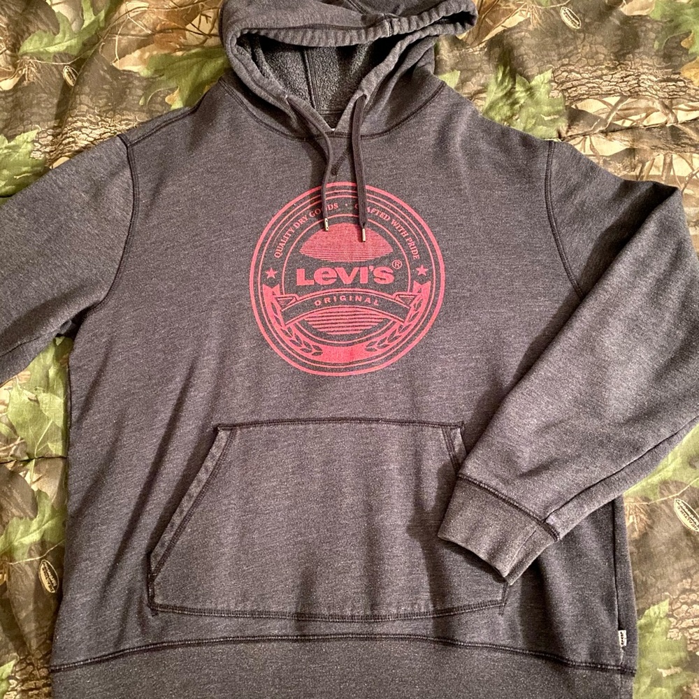 Levi’s grey hoodie